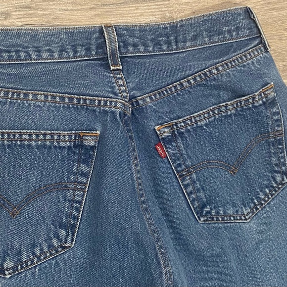 *VINTAGE* Levi’s 501 Button Fly Jeans - Picture 3 of 7